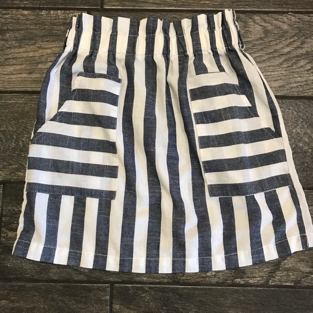 Pocketed skirt